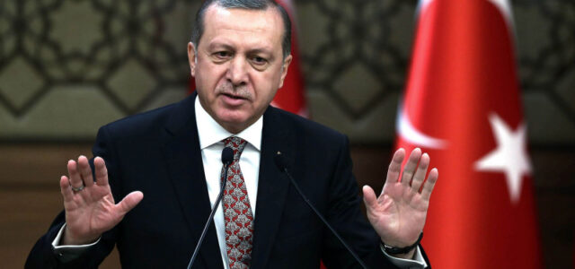 Эрдоган предложил Трампу возобновить переговоры с Ираном, пишет Hürriyet