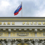 Глава АКРА рассказал, сколько продлится период снижения ключевой ставки ЦБ