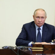 Киев недостаточно финансировал Донбасс и Новороссию, заявил Путин