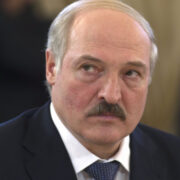 Лукашенко заявил, что Белоруссии невыгодно воевать