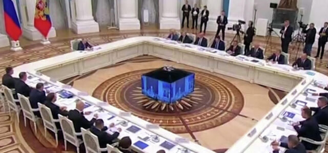 России нужно реализовать потенциал новых регионов, заявил Путин