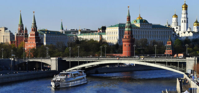 Россия хочет продолжать ремонт отношений с США, заявили в Кремле