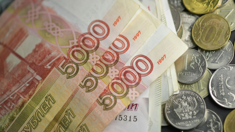 Россия впервые стала оплачивать рублями более половины импорта из Азии