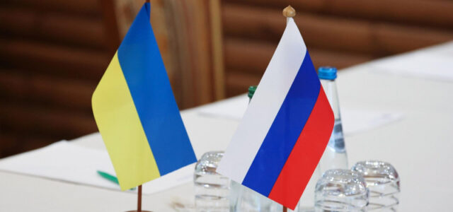 Штабы делегаций России и Украины находились в 100 метрах друг от друга