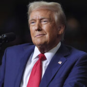 Трамп рассказал о работе над эвакуацией американцев c Ближнего Востока