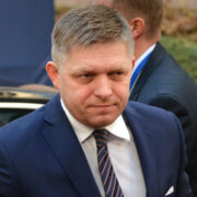 Фицо объяснил отказ Словакии поддержать новые санкции против России