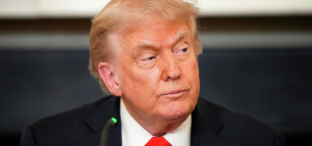 Япония закупит у США товаров на миллиарды долларов, заявил Трамп