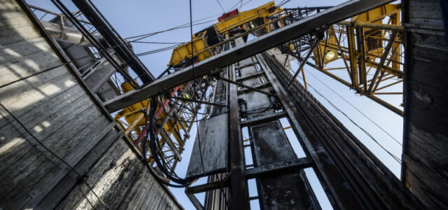 Кабмин продлил пошлину на экспорт топлива