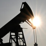 ОПЕК+ решила увеличить предельный уровень добычи нефти в августе