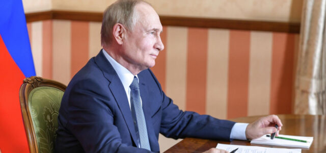 Путин назвал воссоздание автопрома признаком жизнеспособности экономики