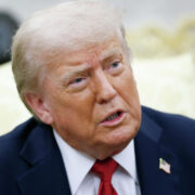 Российский рынок акций усилил рост после заявлений Трампа об Украине