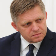 Словакия не может наложить вето на решение по российскому газу, заявил Фицо