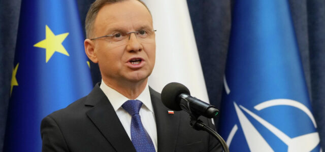СМИ: Дуда публично опозорился перед журналистами
