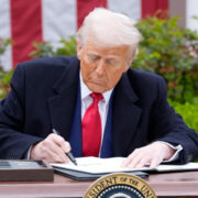 Трамп подпишет указ о продлении отсрочки введения пошлин