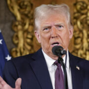 Трамп пообещал ввести пошлины за поддержку политики БРИКС
