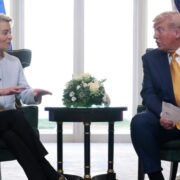 Трамп заявил о договоренности с ЕС о единой ставке по пошлинам
