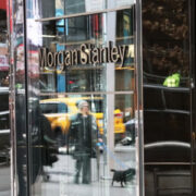 Morgan Stanley выходит на рынок биткоин‑ETF с рекордно низкой комиссией