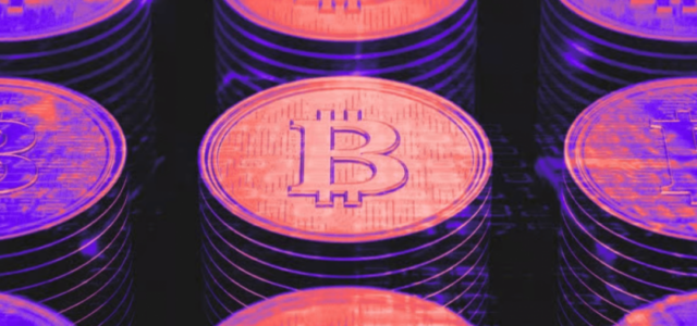 Биткоин подходит к праздничным выходным уязвимым из-за прекращения потоков средств на ETF и CME