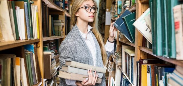 Книжные полки компании ABBYY и их особенности