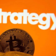 CEO Strategy объяснил, почему компания продала биткоин по $60,000, а купила за $80,000