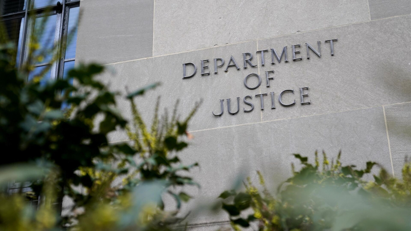 ABC: в США уволили сотрудников, помогавших расследовать дела против Трампа