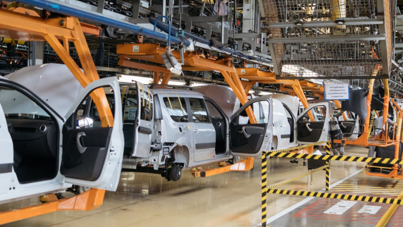 "АвтоВАЗ" прокомментировал сообщения о якобы приостановке производства