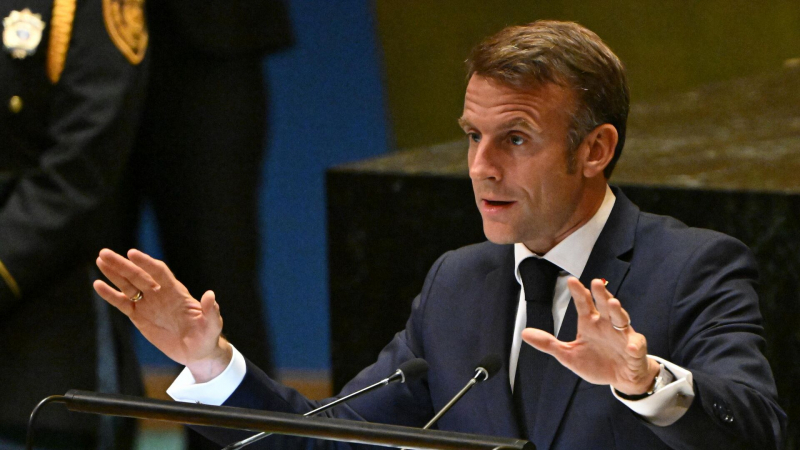 Ле Пен заявила, что не намерена просить Макрона о помиловании