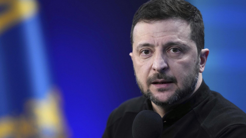 На Украине появились билборды с призывом поддержать Зеленского молитвой
