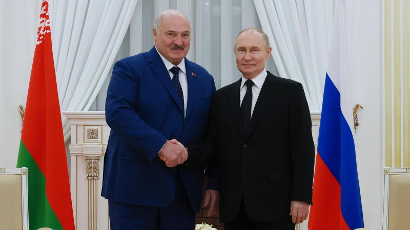 Путин и Лукашенко обсудили международную проблематику