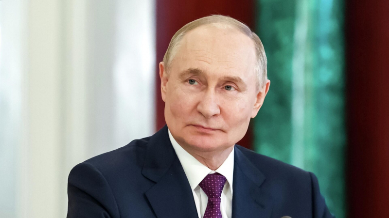 Путин поручил принять меры по поддержке обрабатывающей промышленности