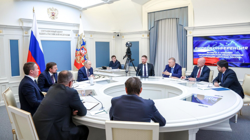 Путин рассказал, в какие сферы выгодно вкладываться в Новороссии