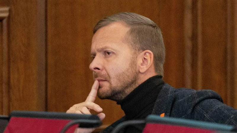 Росликова, поддержавшего русскоязычных, выпустили под подписку о невыезде
