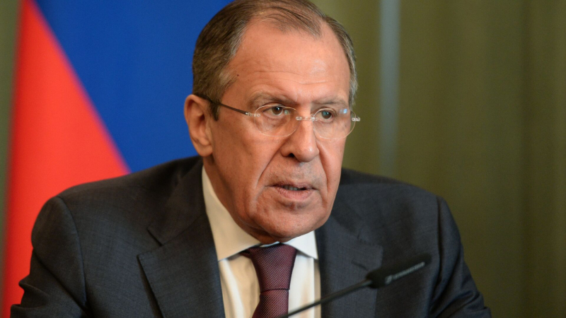 Россия и США обсуждают двусторонние отношения, заявил Лавров