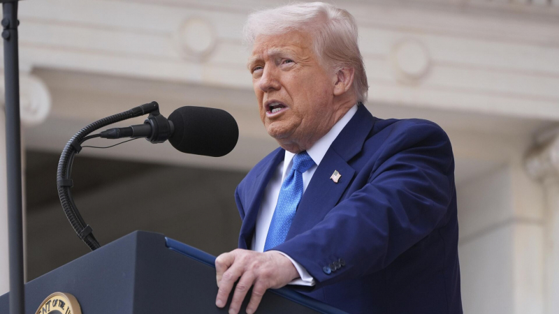 Трамп заявил, что прекратил работу над снятием санкций с Ирана