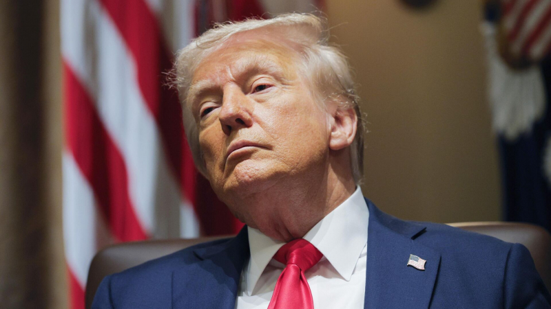 Трамп заявил о планах поговорить с Путиным