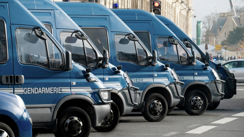 В бюро французской партии "Национальное объединение" прошли обыски